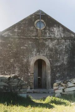 The original Nieuwoudtville church seen from the front, stone gable and arched door